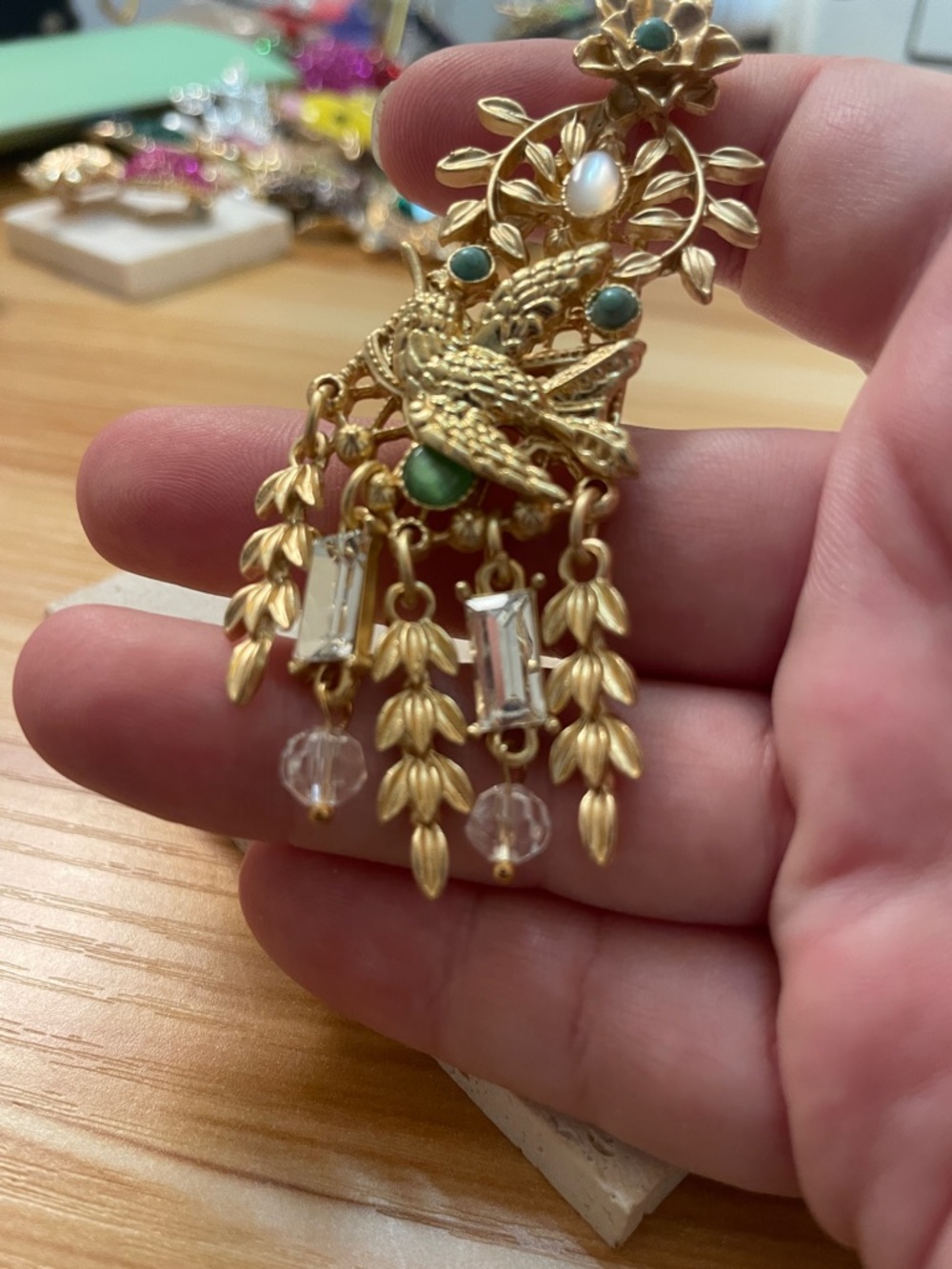 Ornate Bird Brooch Pendant Gold Green Cabochon Crystal Drop Statement Jewelry - Picture 5 of 6